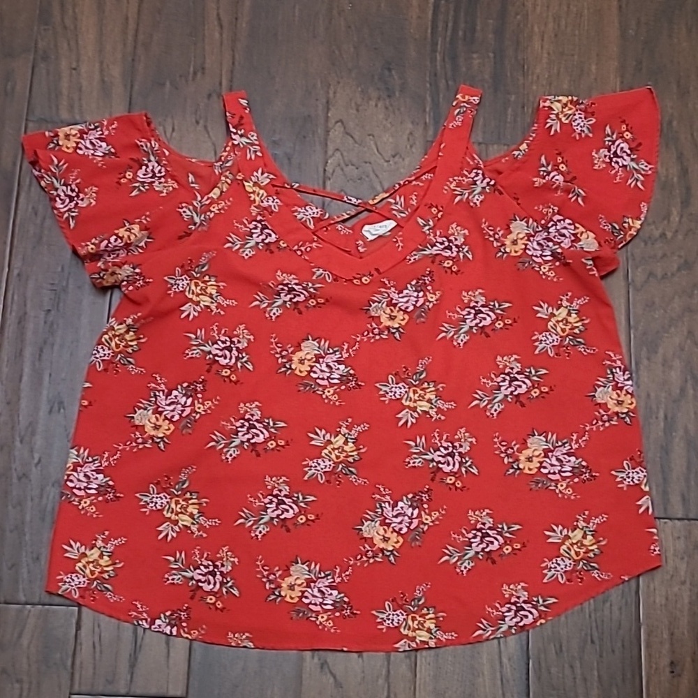 Flower & Feather Red Floral Cold Shoulder Top with Crisscross Front size 3X